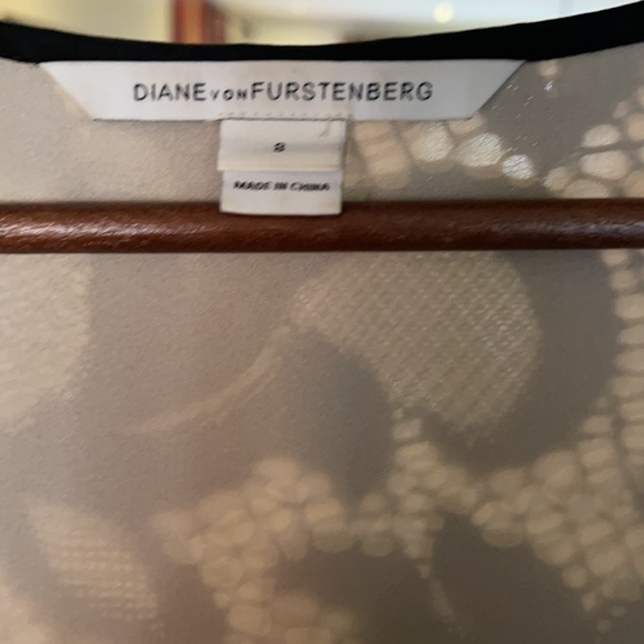 Diane Von Fustenberg black lace and champagne silk vneck jumpsuit. Size 8. - Picture 5 of 6